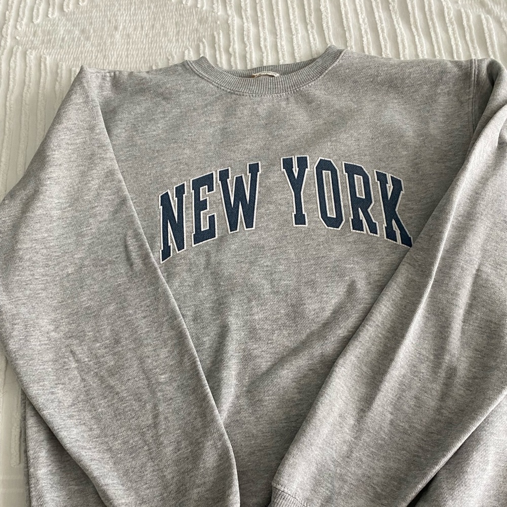 brandy melville new york sweatshirt